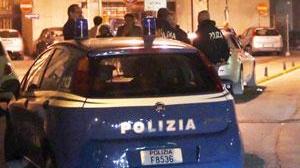 Contromano in via Maggi, ubriaco e senza assicurazione sfonda tre auto in sosta