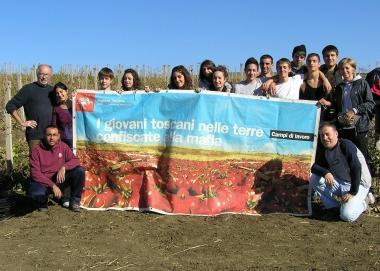Gli studenti del Niccolini di Volterra a Corleone nelle terre liberate dalla mafia        
