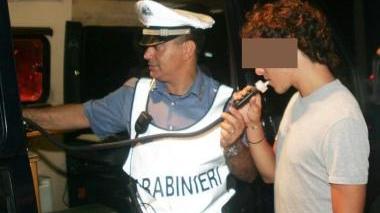 <b>CARABINIERI</b> Controlli con l’etilometro