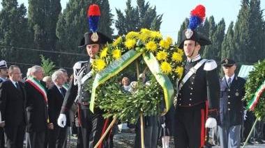Corone al cimitero comunale