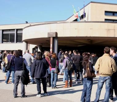 Black out all'istituto Gramsci-Keynes
