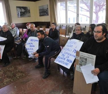 Una delle azioni di protesta del fronte dei contrari alla realizzazione dellimpianto          