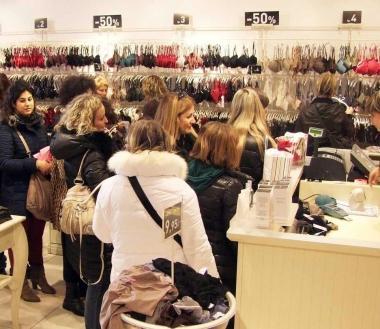Clienti in un negozio 