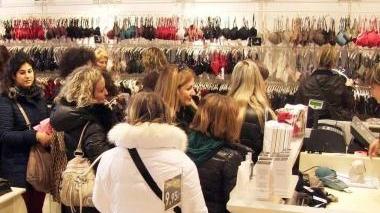 Clienti in un negozio