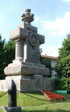 Il monumento ai caduti di Montepiano 