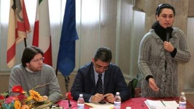 Sopra la scuola elementare Solvay A fianco lassessore Ciaffone con Simoncini e Franchi  