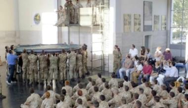 Scuole in visita al centro d'addestramento dei paracadutisti