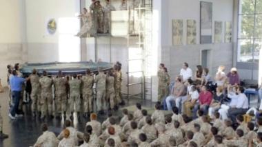 Scuole in visita al centro d'addestramento dei paracadutisti