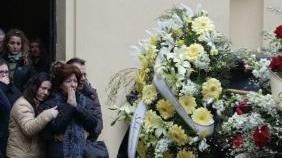 <b>DOLORE.</b> La madre al funerale