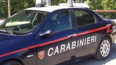 Tentano il furto al bar in centro Messi in fuga dall'allarme