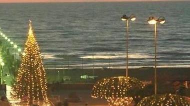 <b>NATALE.</b> Addobbi al pontile di Forte