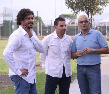 In alto Tambellini, Russo e il nuovo presidente Giannecchini a sinistra mister Lazzini 