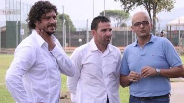 In alto Tambellini, Russo e il nuovo presidente Giannecchini a sinistra mister Lazzini