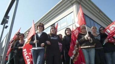 Presidio e striscione alla Transitalia Logistic