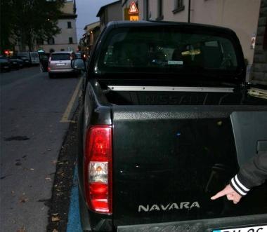 La scritta è rimasta, ma è colla