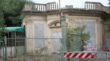 Le rovine dello Chalet della Rotonda d’Ardenza chiuso ormai dal 2003