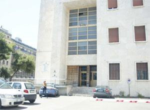 Tenta la rapina e corre in questura"Arrestatemi, così mi disintossico"