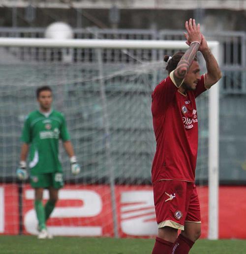 Livorno da non credere: vittoriain casa con doppietta di Paulinho