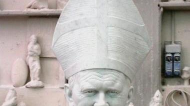 Il busto di papa Wojtyla