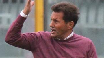 <b>GRINTA E GIOIA. </b>Walter Novellino in panchina e l’esultanza di Barone dopo il 3-1