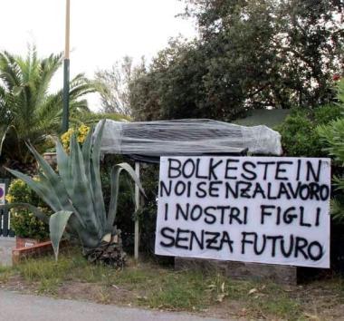 <b>LA PROTESTA.</b> I cartelli affissi ai bagni contro la direttiva Bolkestein 