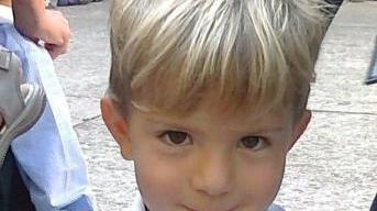 3 CANDELINE PER ANDREA. Il piccolo Andrea oggi soffia su tre candeline. Auguri con tantissimo ...