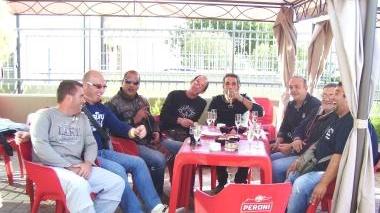 <b>I RIONI </b>brindano alle belle novità