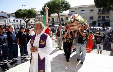 I biker delle Tartarughe lente portano la bara di Andrea Falorni 