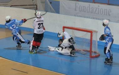 Una fase di una gara di hockey 