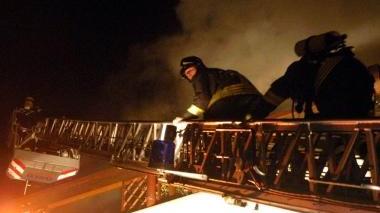 <b>PALAZZO LAMARMORA</b> Vigili del fuoco durante le operazioni di spegnimento