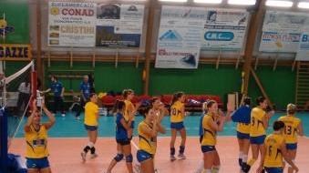 Le ragazze della Pallavolo Carrarese in azione