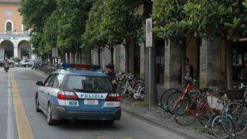Una pattuglia della polizia