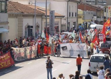 <b>PER MATTEO.</b> I cortei del 2006 e del 2007 per la sicurezza sul lavoro 