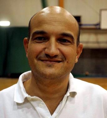 A destra il coach della Folgore Fucecchio Gabriele Neri Accanto il gruppo della Cerretese 