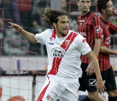 <b>PROFESSORE.</b> Dopo un gol e in scivolata 