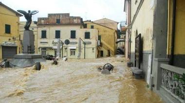 Un fiume d’acqua in paese