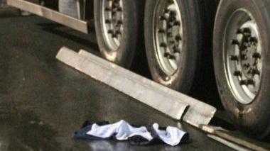 <b>TRAGEDIA. </b>Il punto all’interno del terminal dove il camionista è caduto