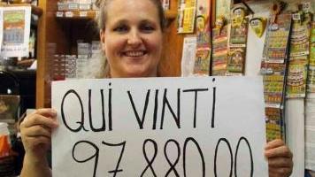 <b>AL BAR.</b> Elena Grigore nel suo bar Girasole