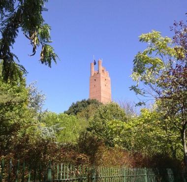 Uno scorcio della Rocca simbolo della citt&agrave; di San Miniato   