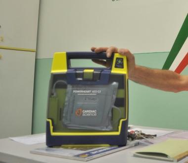 Con i soldi delle feste arriva il defibrillatore