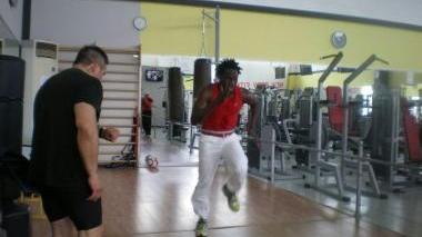 Alì durante la preparazione in palestra
