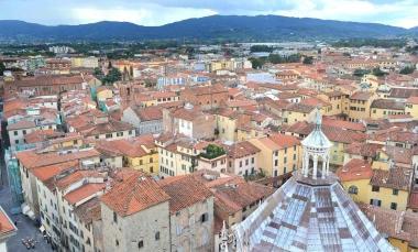 La citt&agrave; A destra Bartoli (dal sito Ed. Effigie) 