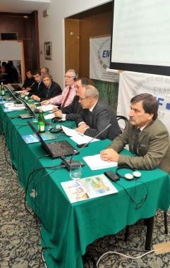 Il tavolo del convegno sulla siderurgia