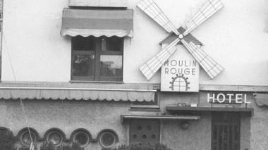 <strong>SOTTO SEQUESTRO.</strong> Il Moulin Rouge In basso una pattuglia dei carabinieri