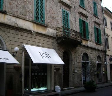 La sede del giudice di pace nella centralissima via Gotti