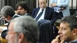 L’ex dg juventino Luciano Moggi nell’aula del tribunale di Napoli durante una delle udienza del processo di primo grado in merito allo scandalo di calciopoli