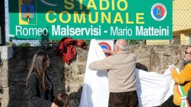 <b>CERIMONIA</b> La targa scoperta allo stadio di Gavorrano
