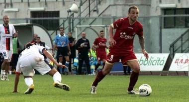 <b>CARICO.</b> Paulinho in azione     