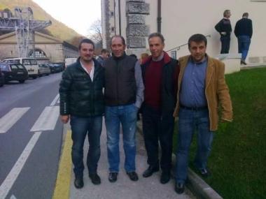 <b>GIRO.</b> Il sindaco Neri (a sinistra) con gli organizzatori 