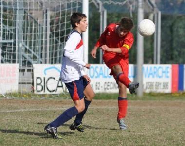Andrea Timperi del Palazzi durante unazione difensiva 